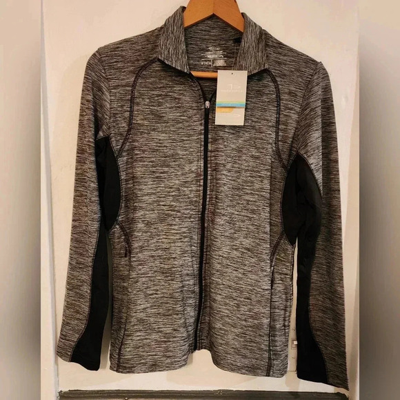 Page & Tuttle Tops - NwT Page & Tuttle‎ anti bacterial longsleeve zip-up size Medium.
